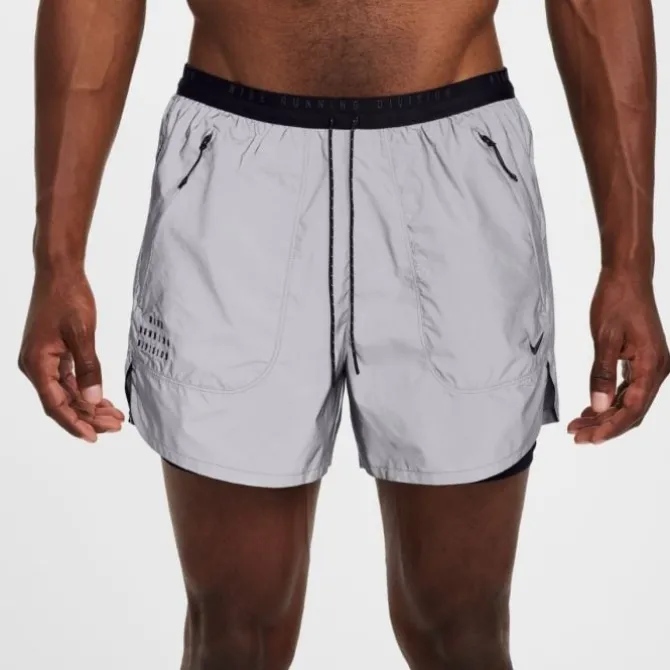 Nike Laufshorts>Dri-FIT Advanced Run Division 4in 2in1 Shorts Grau