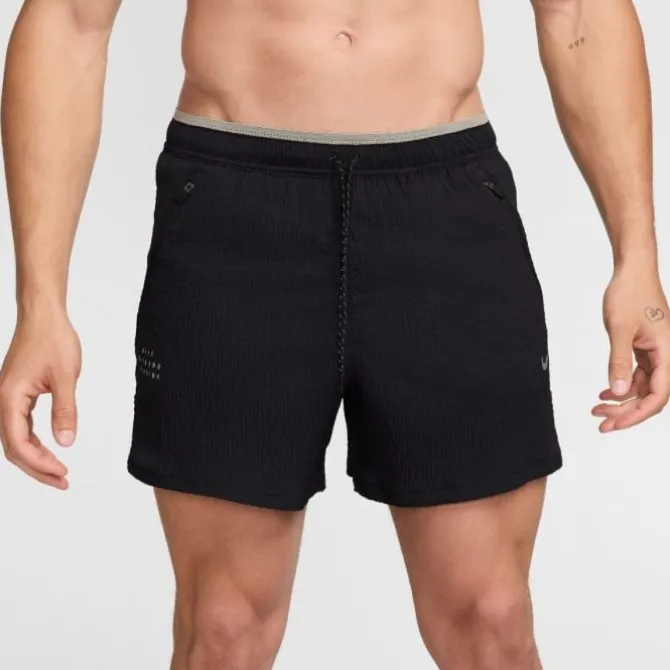 Nike Laufshorts>Dri-FIT Run Divsion Stride 5in Brief-Lined Shorts Schwarz