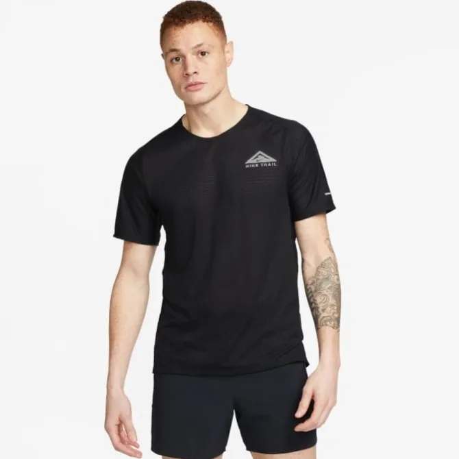 Nike Laufshirts>Dri-FIT Solar Chase Short Sleeve Tee Schwarz