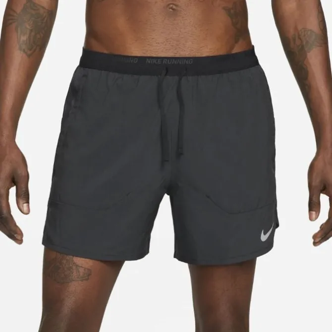 Nike Laufshorts>Dri-Fit Stride 5in Brief-Lined Shorts Schwarz