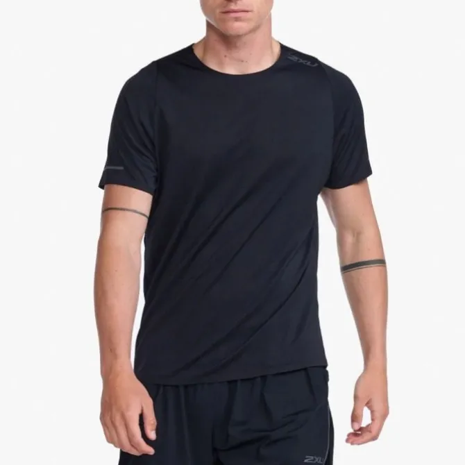 2XU Laufshirts>Light Speed Tech Tee Schwarz